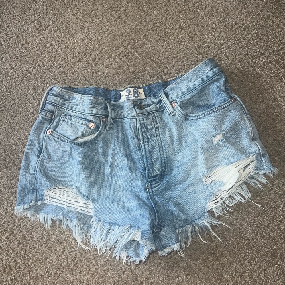 WE THE FREE  DENIM SHORTS